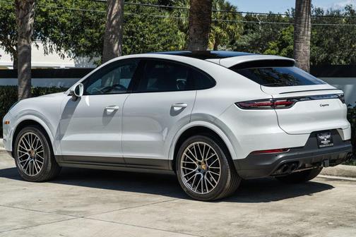 2023 Porsche Cayenne Platinum Edition