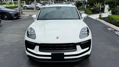 2022 Porsche Macan AWD