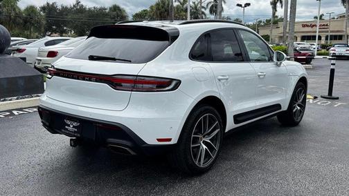 2022 Porsche Macan AWD