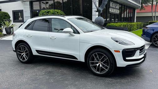 2022 Porsche Macan AWD