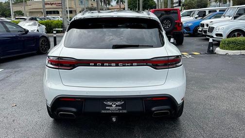 2022 Porsche Macan AWD