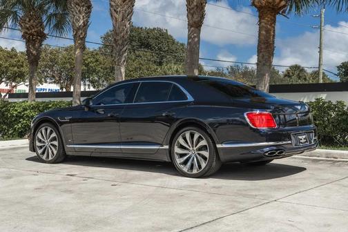 2022 Bentley Flying Spur V8 Sedan