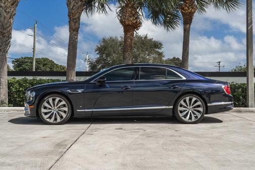 2022 Bentley Flying Spur V8 Sedan