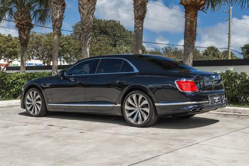 2022 Bentley Flying Spur V8 Sedan
