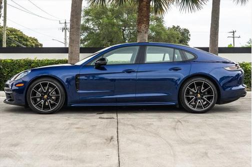 2020 Porsche Panamera RWD