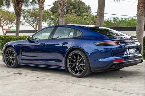 2020 Porsche Panamera RWD