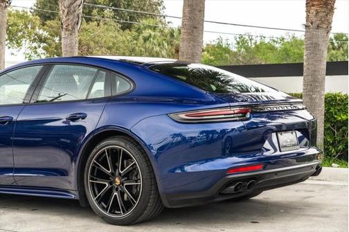 2020 Porsche Panamera RWD