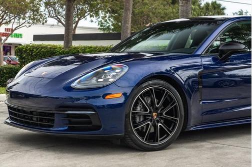 2020 Porsche Panamera RWD