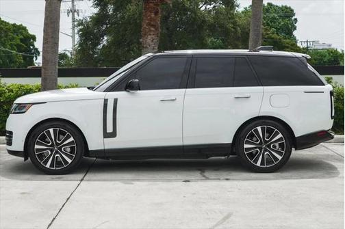 2025 Land Rover Range Rover P550e SE SWB