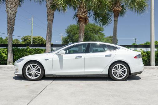 Solid White 2016 Tesla Model S 85D