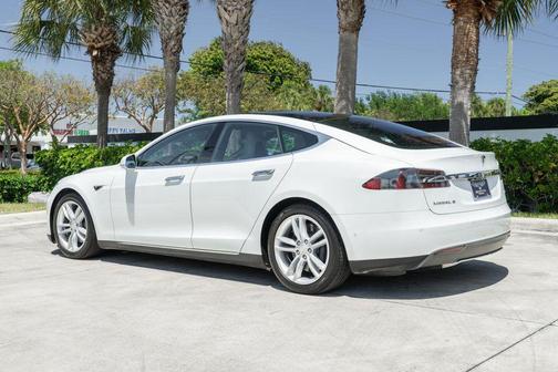 Solid White 2016 Tesla Model S 85D