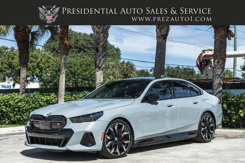 Brooklyn Grey Metallic 2024 BMW i5 M60