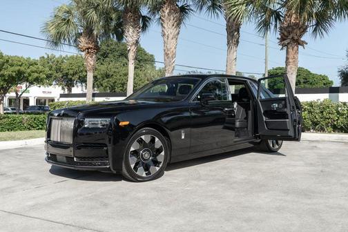 2024 Rolls-Royce Phantom Sedan