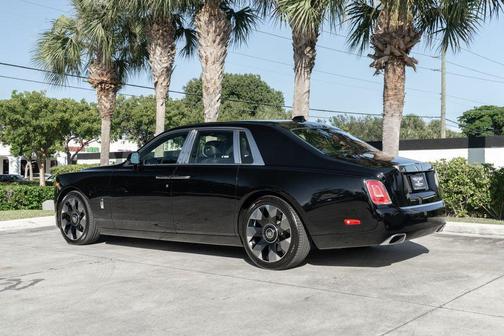 2024 Rolls-Royce Phantom Sedan
