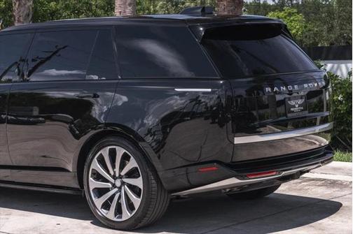 2025 Land Rover Range Rover P530 Autobiography LWB