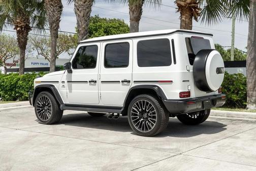 MANUFAKTUR Moonlight White Magno 2026 Mercedes-Benz AMG G 63 AMG G 63 SUV