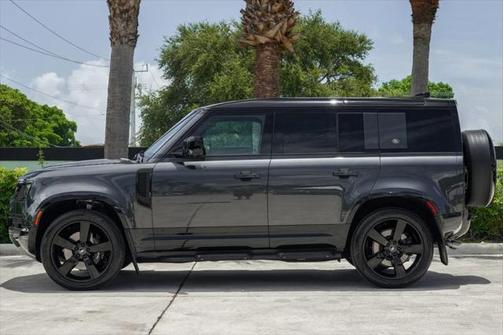 2023 Land Rover Defender 110 V8
