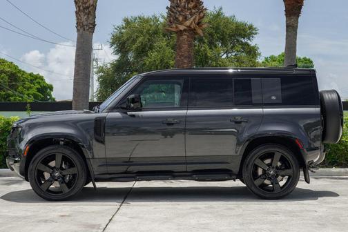 2023 Land Rover Defender 110 V8