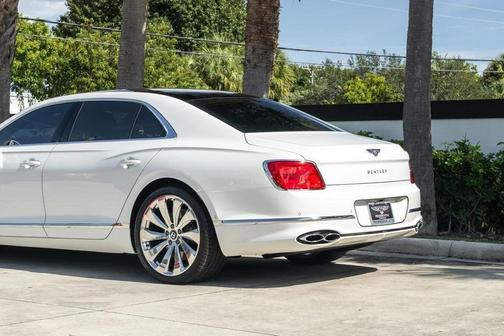 2023 Bentley Flying Spur V8 Sedan