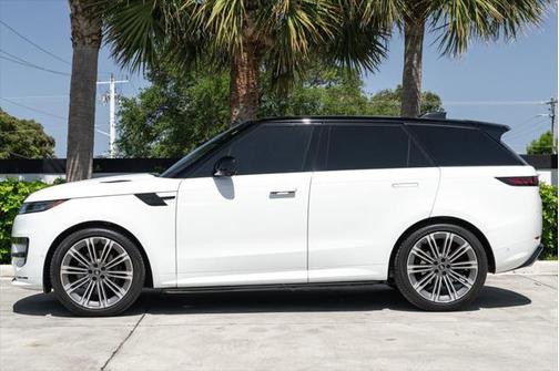 2024 Land Rover Range Rover Sport SE
