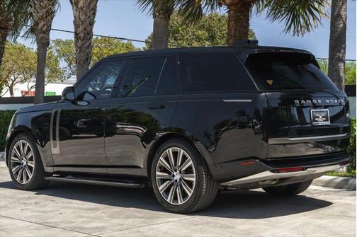 2023 Land Rover Range Rover P530 SE SWB