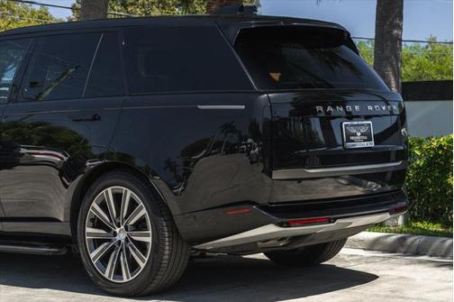 2023 Land Rover Range Rover P530 SE SWB