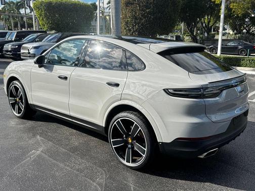 2022 Porsche Cayenne Cayenne