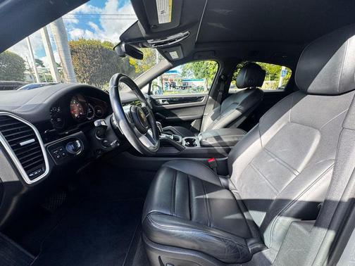 2022 Porsche Cayenne Cayenne