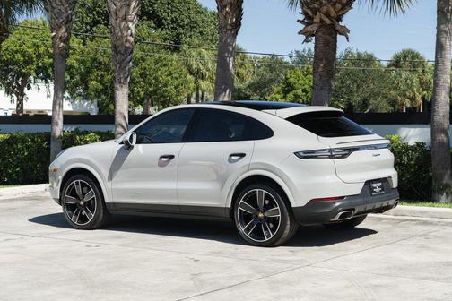 2022 Porsche Cayenne Cayenne