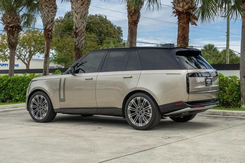 Batumi Gold Premium Metallic 2023 Land Rover Range Rover P400 SE SWB