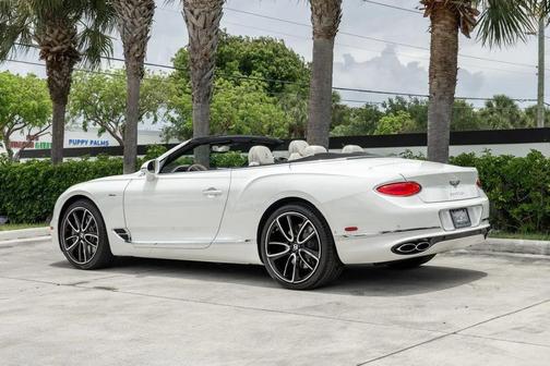 Glacier White 2023 Bentley Continental GT Base