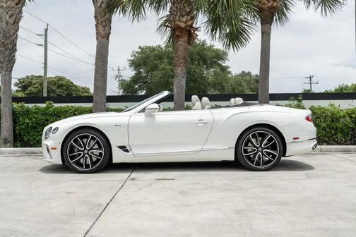 Glacier White 2023 Bentley Continental GT Base