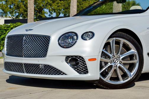 Photo 2 of 38 of 2022 Bentley Continental GT V8