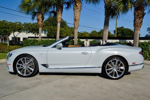 Photo 5 of 38 of 2022 Bentley Continental GT V8