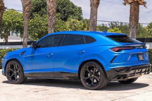2021 Lamborghini Urus AWD