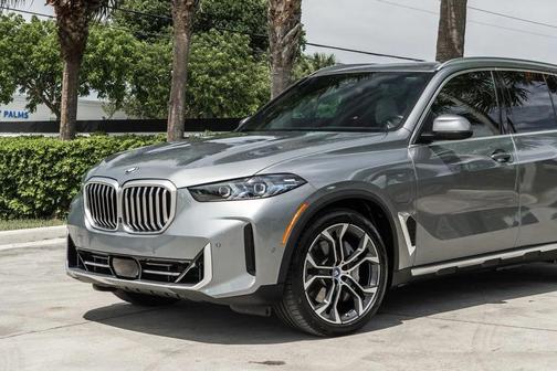 Skyscraper Grey Metallic 2025 BMW X5 PHEV xDrive50e Plug-In Hybrid