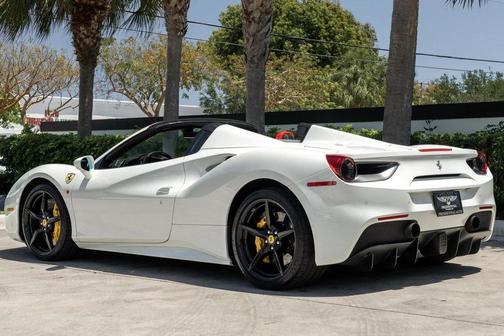 2019 Ferrari 488 Spider Base