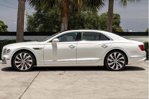 2022 Bentley Flying Spur V8 Sedan