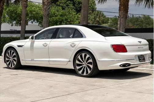 2022 Bentley Flying Spur V8 Sedan