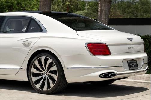 2022 Bentley Flying Spur V8 Sedan