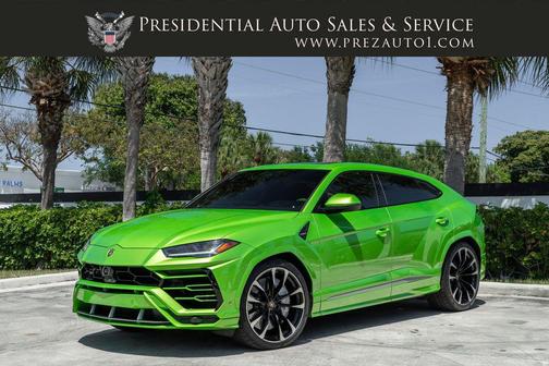 Verde Selvans Metallic 2022 Lamborghini Urus AWD