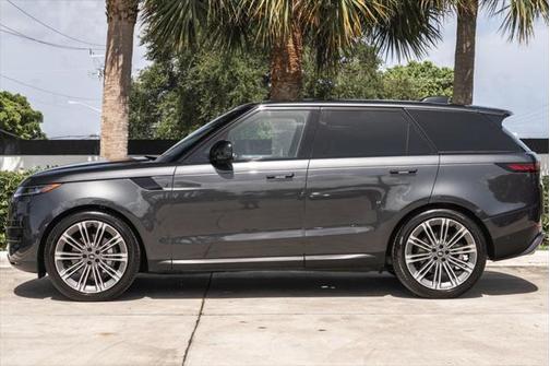 2025 Land Rover Range Rover Sport SE