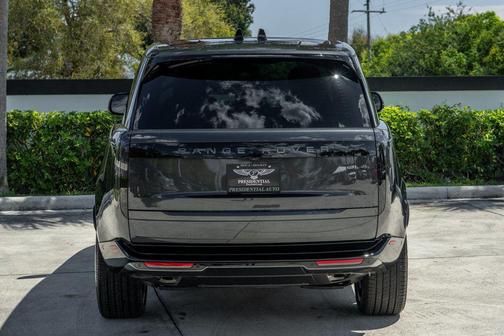 2026 Land Rover Range Rover P400 SE SWB