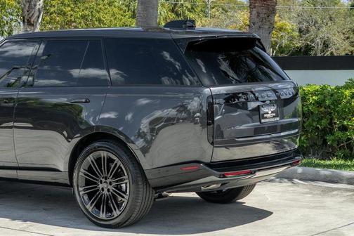 Carpathian Grey Premium Metallic 2026 Land Rover Range Rover P400 SE SWB