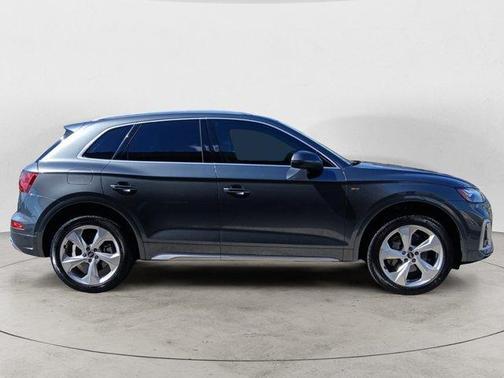 2023 Audi Q5 45 S line Prestige