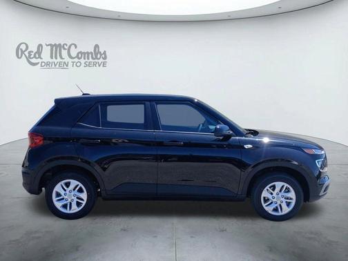 Onyx Black 2026 Hyundai VENUE SE