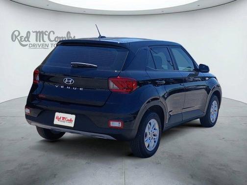 Onyx Black 2026 Hyundai VENUE SE