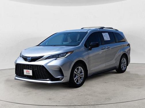 2021 Toyota Sienna XSE 7 Passenger