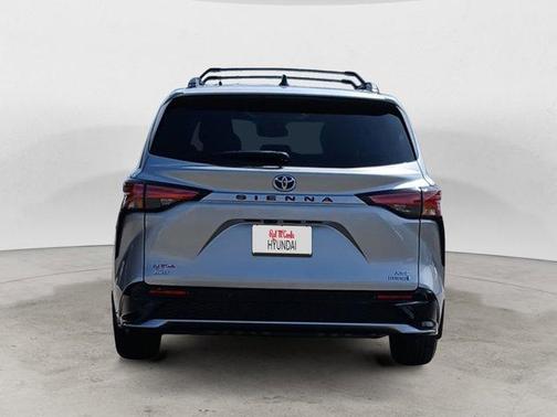 2021 Toyota Sienna XSE 7 Passenger