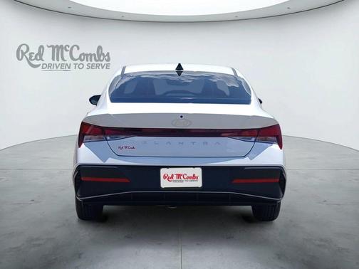 White Pearl 2026 Hyundai ELANTRA SE